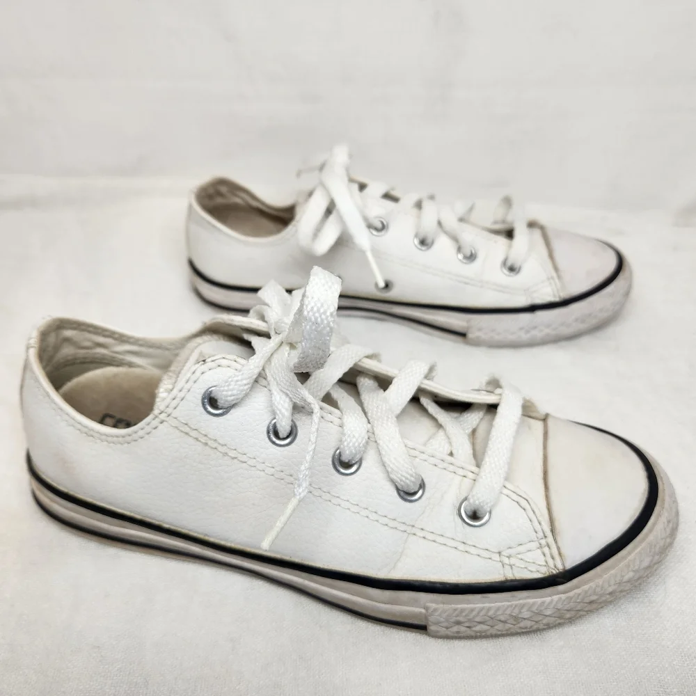 Converse Junior Size 2 White Faux Leather Low Top Sneakers All Star